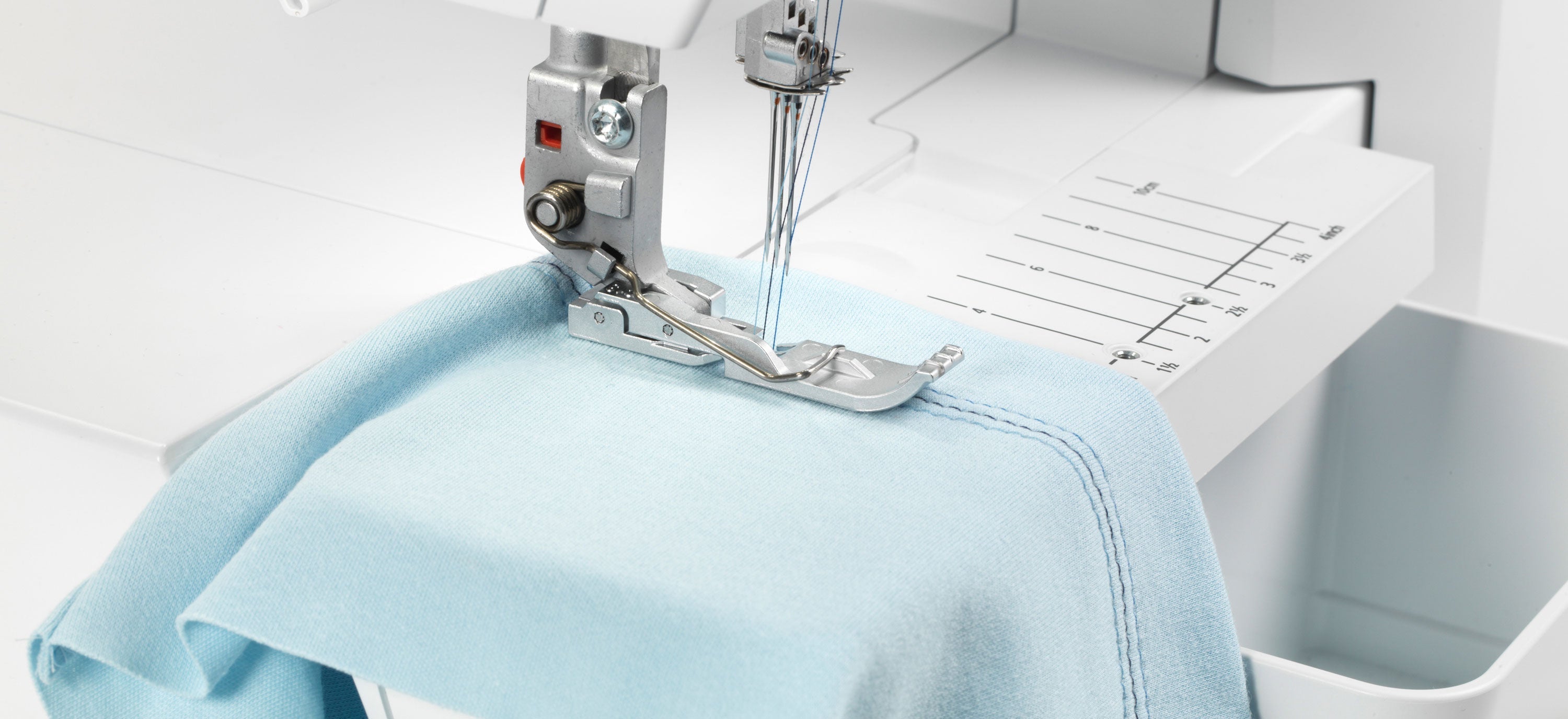 Overlocker & Coverstitch Combo Machine
