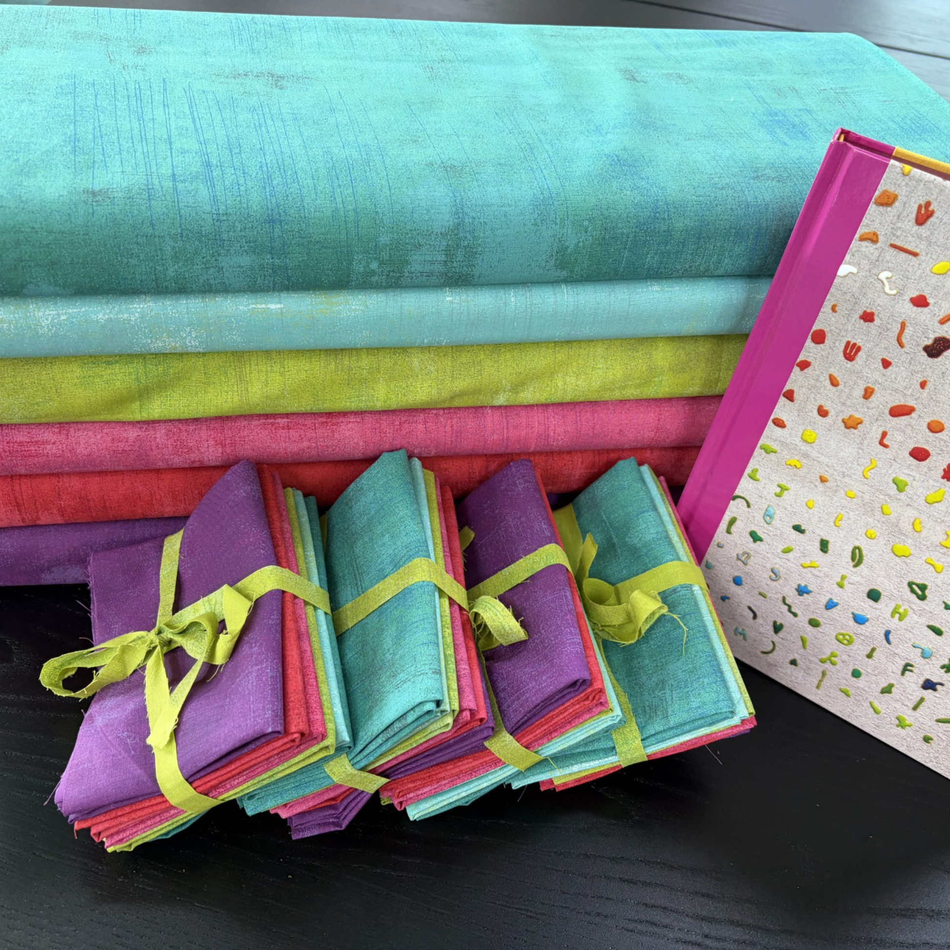 Moda Grunge Nicolas Ball Pick Fat Quarter Bundle - Quilt Direct Kits fat quarter for quilting and patchwork - detail view