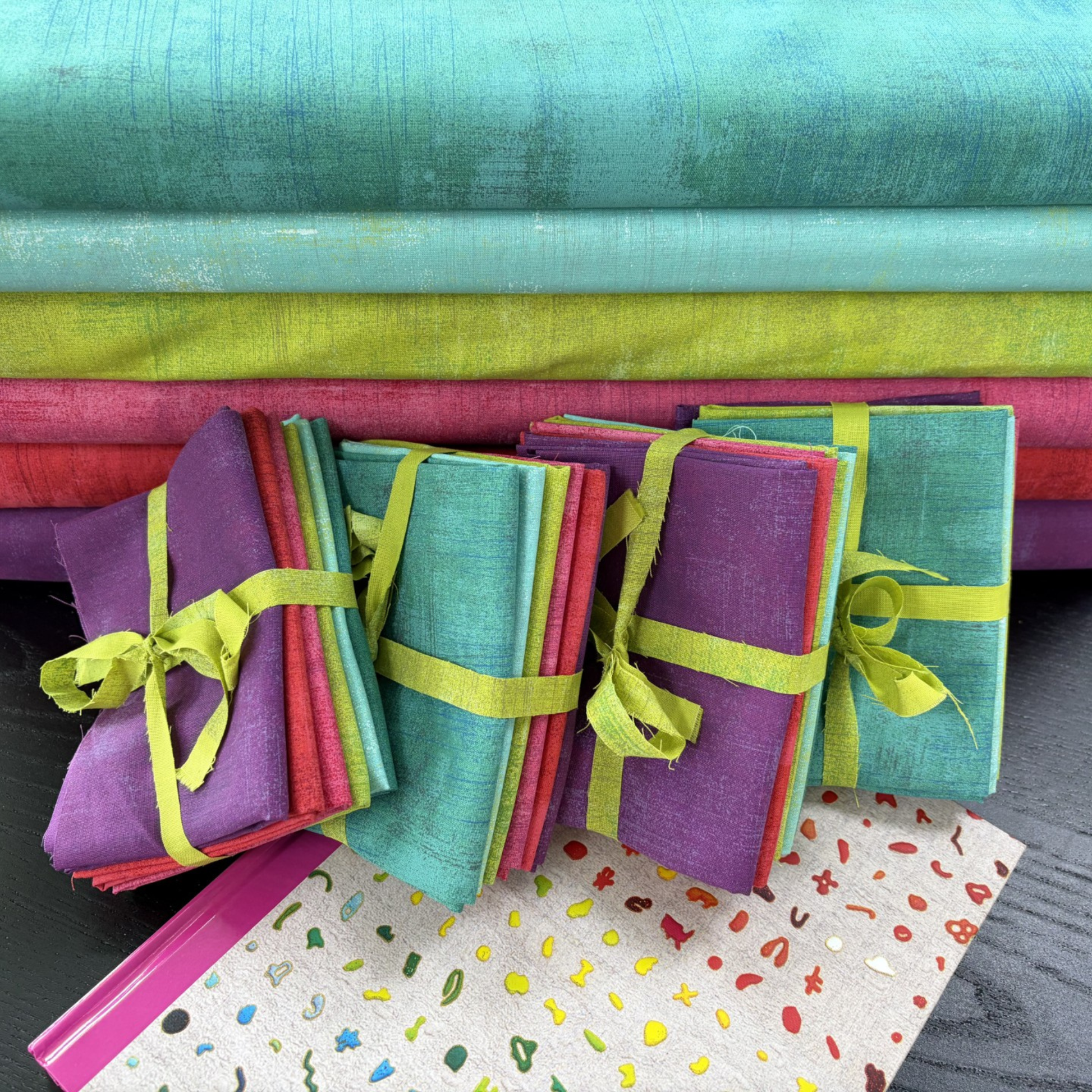 Moda Grunge Nicolas Ball Pick Fat Quarter Bundle - Quilt Direct Kits fat quarter for quilting and patchwork - in use