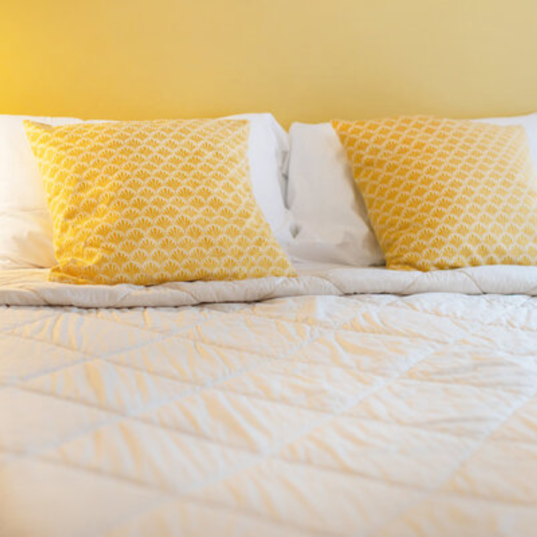 Vlieseline 276 Natural Cotton White Batting 150cm Sew-In used as a quilt cover