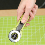 Accuquilt 45mm rotary cutter - circular blade fabric cutter