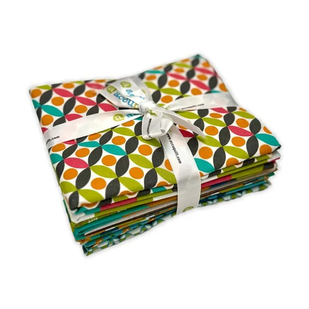 AccuQuilt GO! Signature Fat Quarter Bundle die for fast, precise multi-layer fabric cutting