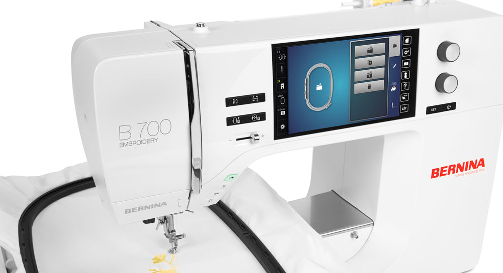 BERNINA B700 preloved machine - full setup ready for embroidery
