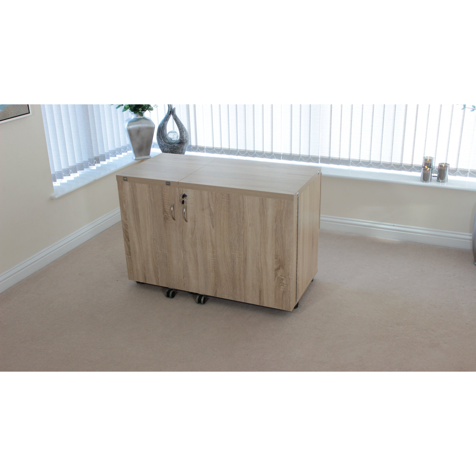 Horn Eclipse XL Maxi Lift cabinet closed with both doors shut