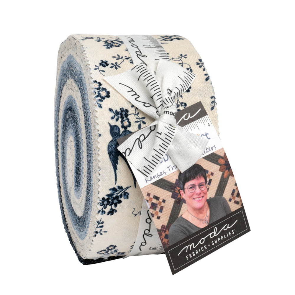 Bluebirds Nest patterned cotton quilting fabric by Moda
