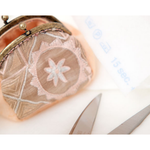Vlieseline H630 fusible volume fleece - padded sewing and quilting interfacing - detail view