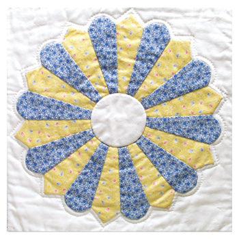 Accuquilt Go! Dresden Plate Combo (12" Finished Block)