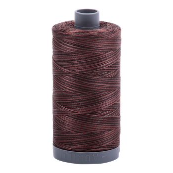 Aurifil Thread 28/2 750m Varigated Mocha Mousse 4671