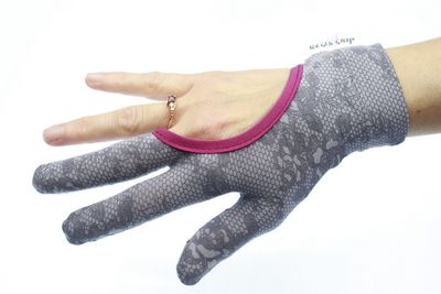 Regi's Grip Gloves For Machine Quilters